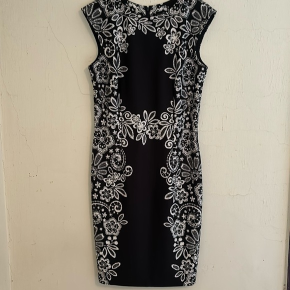 R&K sleeveless lined midi dress black and white floral zipper in back size 10 - Picture 1 of 4